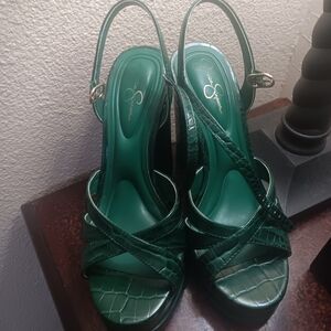 Jessica Simpson Green Croc-Embossed Heels